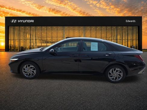 Used 2024 Hyundai Elantra SEL FWD image 7