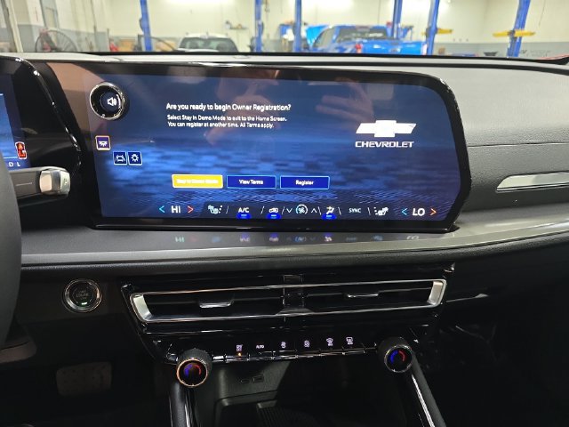 New 2027 Chevrolet Traverse LT w/ Driver Confidence Package AWD/4WD image 23