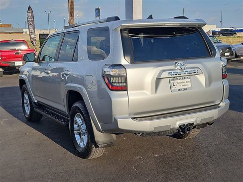 Used 2024 Toyota 4Runner SR5 Premium image 5