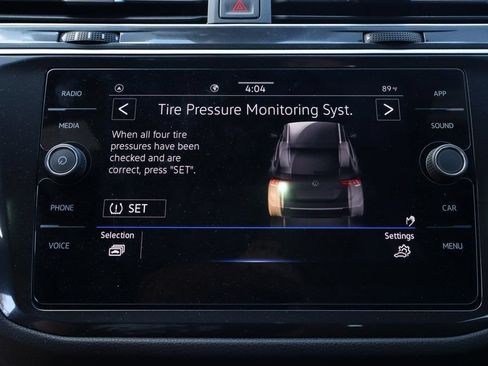 Used 2024 Volkswagen Tiguan SE R-Line FWD image 29