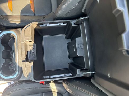 Used 2023 GMC Sierra 2500 AT4 w/ AT4 Premium Plus Package AWD/4WD image 25