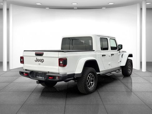 Used 2024 Jeep Gladiator Rubicon AWD/4WD image 7