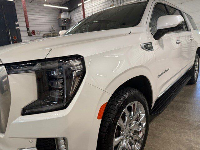 Used 2021 GMC Yukon XL Denali AWD/4WD image 46