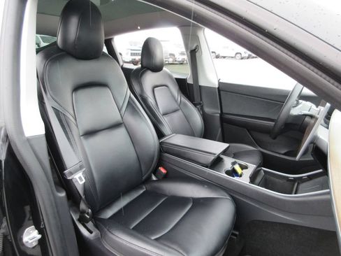 Used 2021 Tesla Model Y Long Range AWD/4WD image 21