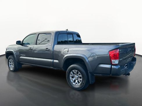 Used 2016 Toyota Tacoma SR5 AWD/4WD image 5