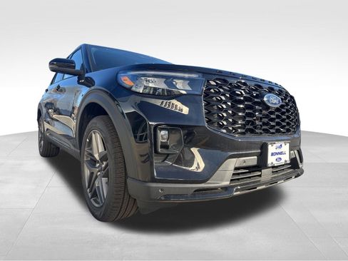 New 2026 Ford Explorer ST-Line w/ ST-Line Street Pack image 9