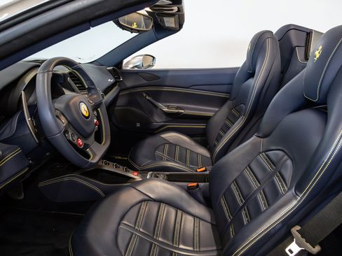 Used 2018 Ferrari 488 Spider RWD image 34