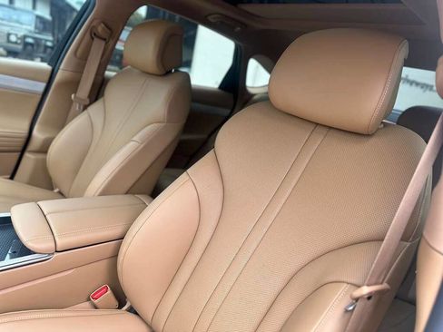 Used 2025 Genesis G80 2.5T Advanced image 10