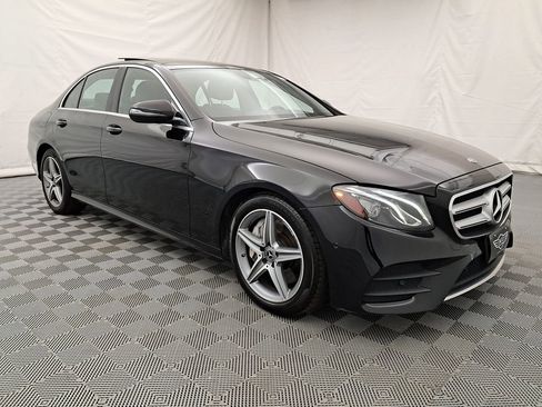 Used 2018 Mercedes-Benz E 400 4MATIC Sedan image 2