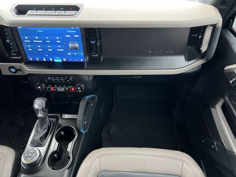 Used 2023 Ford Bronco Wildtrak AWD/4WD image 35