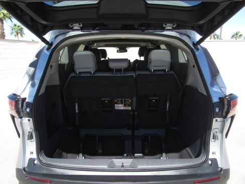 Used 2024 Toyota Sienna XLE image 17