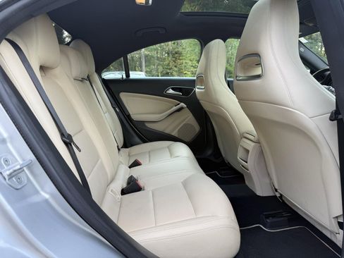 Used 2014 Mercedes-Benz CLA 250 image 21