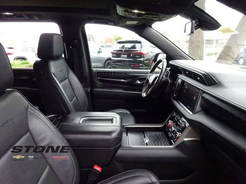 Used 2022 GMC Yukon XL Denali w/ Max Trailering Package image 16
