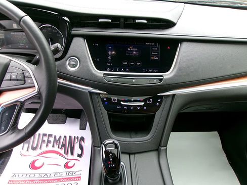 Used 2021 Cadillac XT5 Premium Luxury w/ LPO, Floor Liner Package AWD/4WD image 18