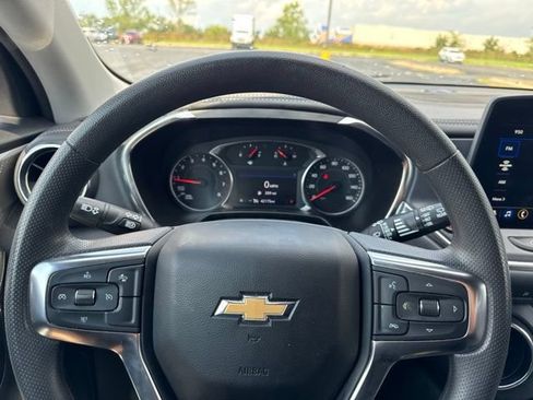 Used 2025 Chevrolet Blazer LT FWD image 9