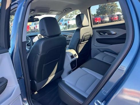 Used 2024 GMC Terrain SLT AWD/4WD image 13