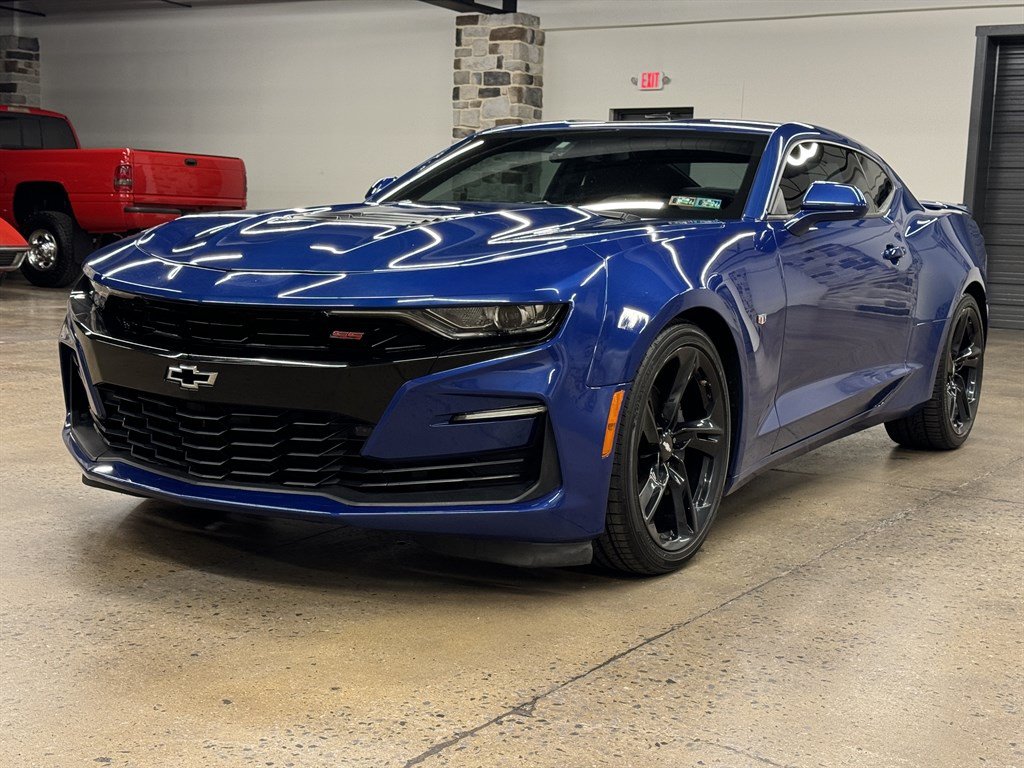 Used 2019 Chevrolet Camaro SS RWD image 3