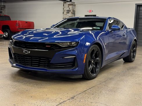 Used 2019 Chevrolet Camaro SS RWD image 3
