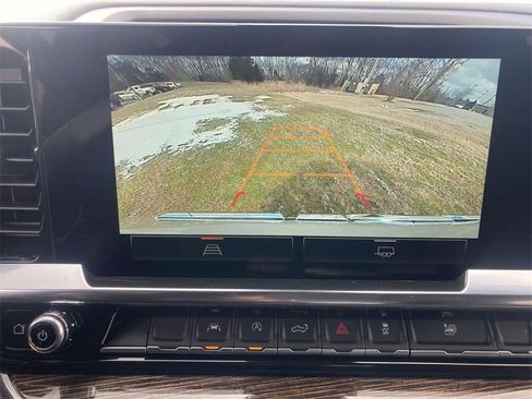 New 2026 GMC Sierra 1500 SLE image 19