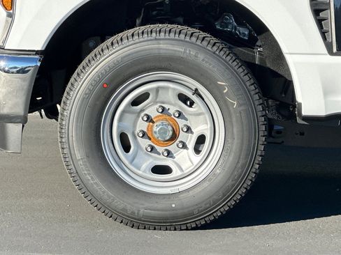 New 2026 Ford F250 XL w/ XL Chrome Package image 23