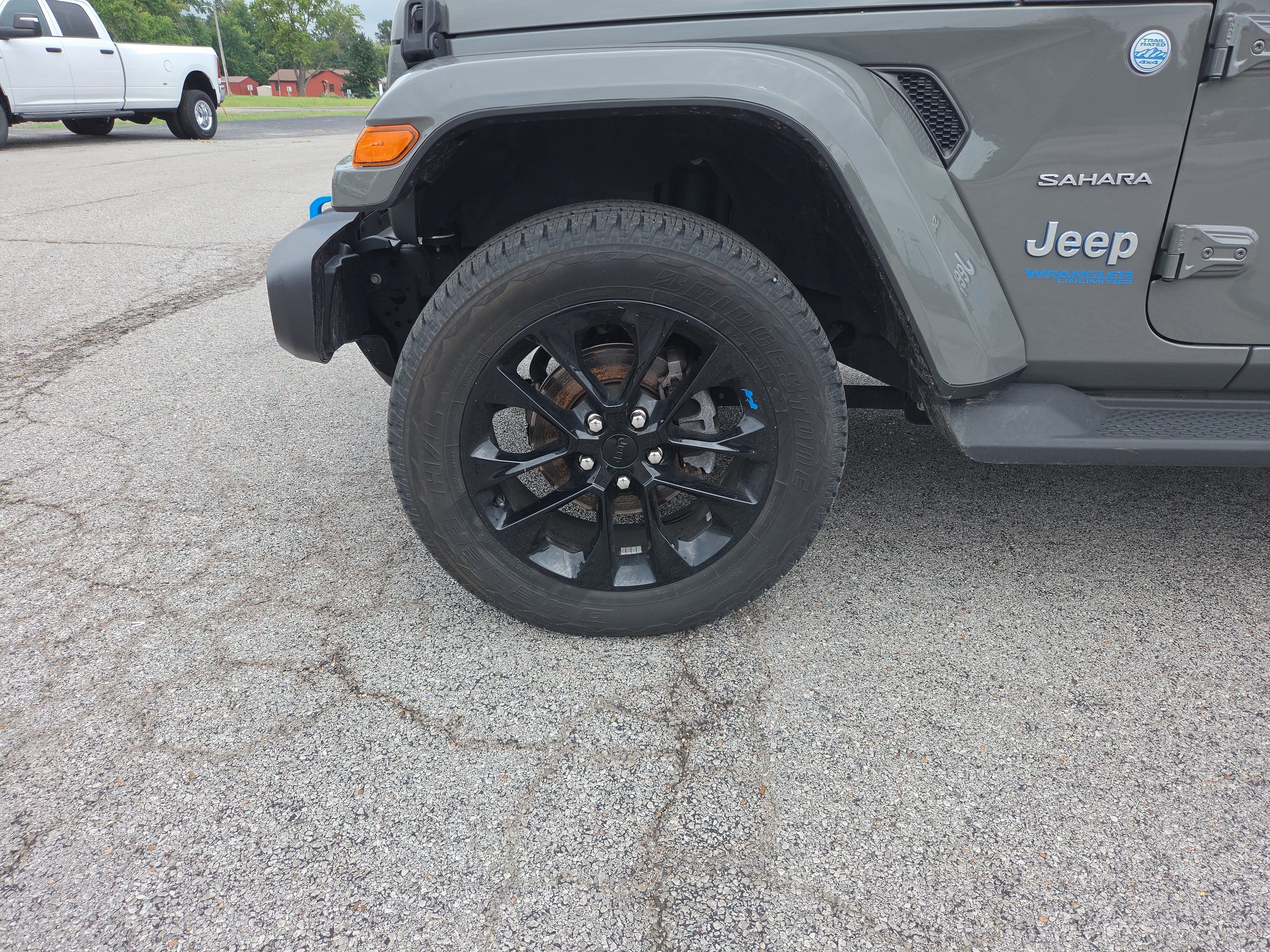 Used 2022 Jeep Wrangler Unlimited Sahara w/ Cold Weather Group AWD/4WD image 5