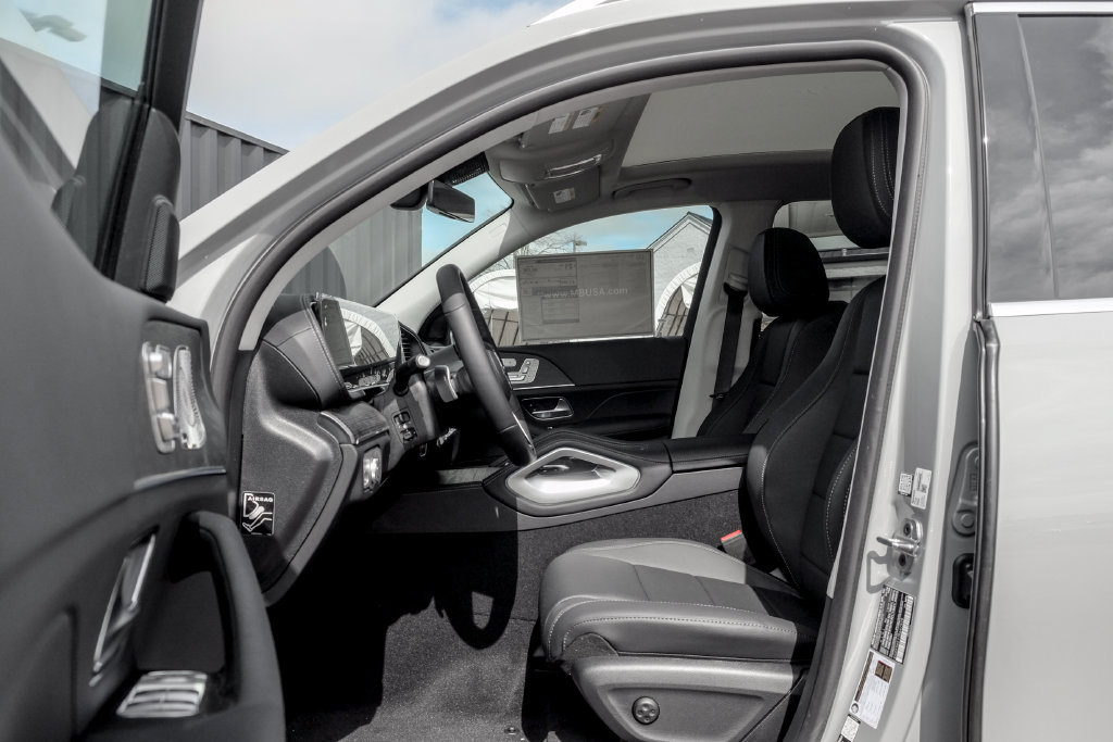 Used 2026 Mercedes-Benz GLS 450 4MATIC image 11