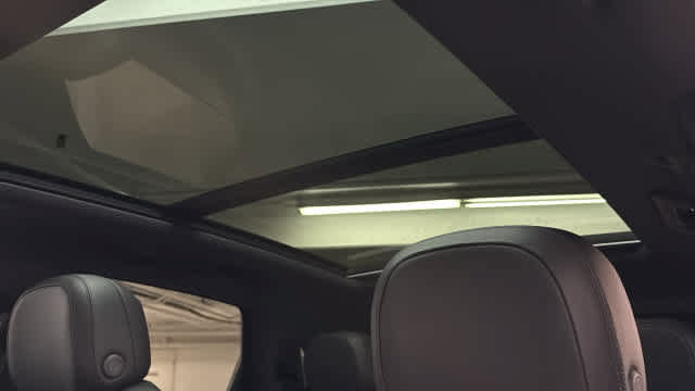 Used 2024 Porsche Cayenne AWD/4WD image 5