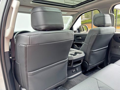 Used 2022 Toyota Tundra Limited AWD/4WD image 38