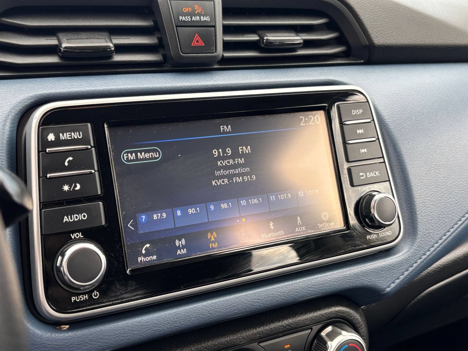 Used 2025 Nissan Versa SV FWD image 19
