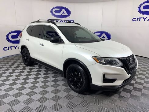 Used 2018 Nissan Rogue SV FWD image 1