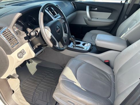 Used 2010 GMC Acadia SLT w/ LPO, 'HIT The Road' Package image 6
