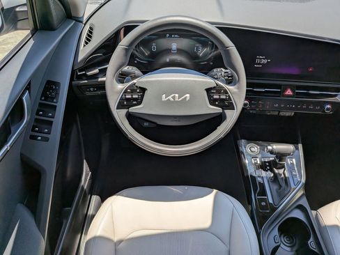 Certified 2023 Kia Niro EX FWD image 15