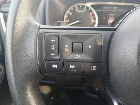 Used 2023 Nissan Rogue SV FWD image 25