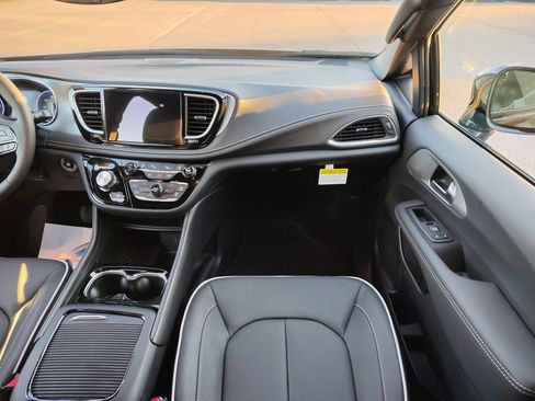 New 2026 Chrysler Pacifica Limited w/ S Appearance Package image 27