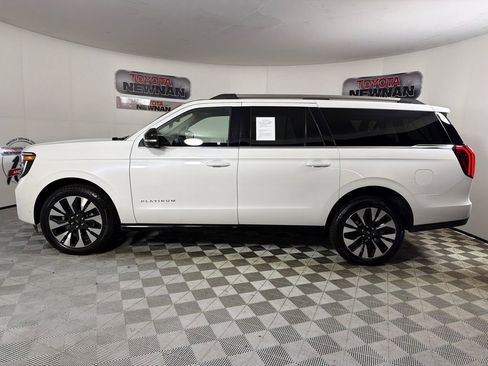 Used 2025 Ford Expedition Max Platinum w/ Driver's Package image 8