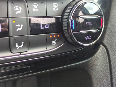 Used 2023 Buick Encore GX Essence w/ Experience Buick Package FWD image 25