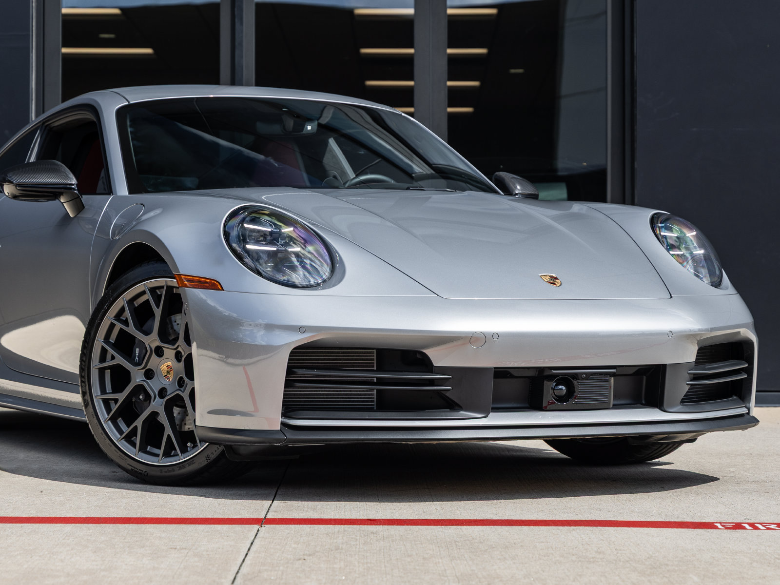 Used 2025 Porsche 911 Carrera RWD image 9