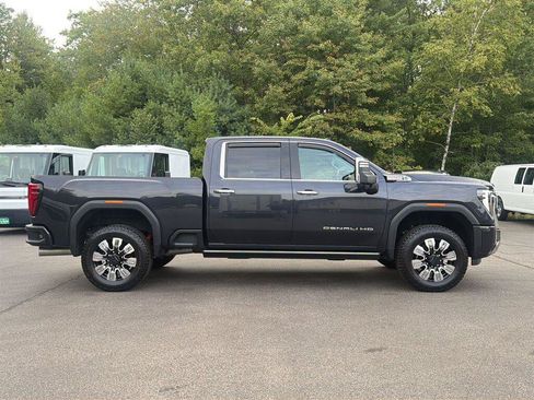 Used 2024 GMC Sierra 3500 Denali AWD/4WD image 6