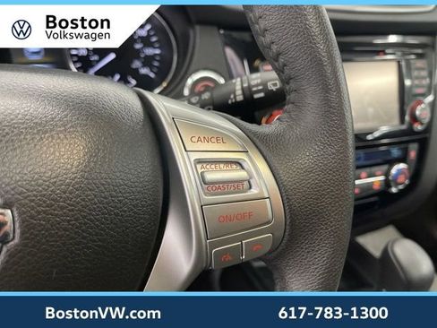 Used 2015 Nissan Rogue SL w/ SL Premium Package image 16