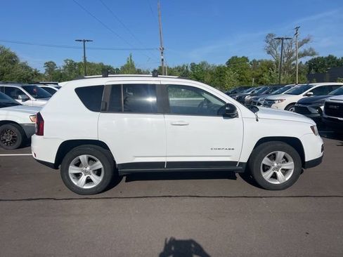 Used 2016 Jeep Compass Sport w/ Power Value Group FWD image 3