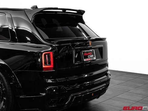 Used 2025 Rolls-Royce Cullinan Black Badge AWD/4WD image 26