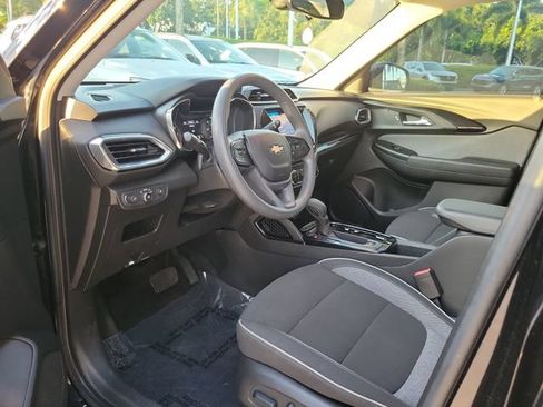 Used 2023 Chevrolet TrailBlazer LT w/ Convenience Package FWD image 10