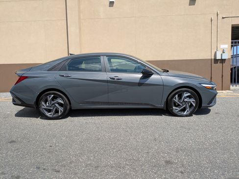 New 2026 Hyundai Elantra Sport image 3