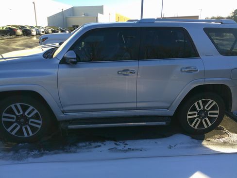 Used 2014 Toyota 4Runner Limited image 9
