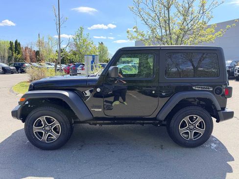 Used 2021 Jeep Wrangler Sport AWD/4WD image 3
