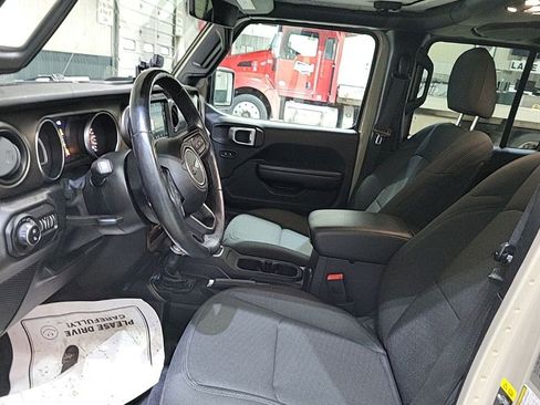 Used 2020 Jeep Gladiator Sport w/ Quick Order Package 24S image 5