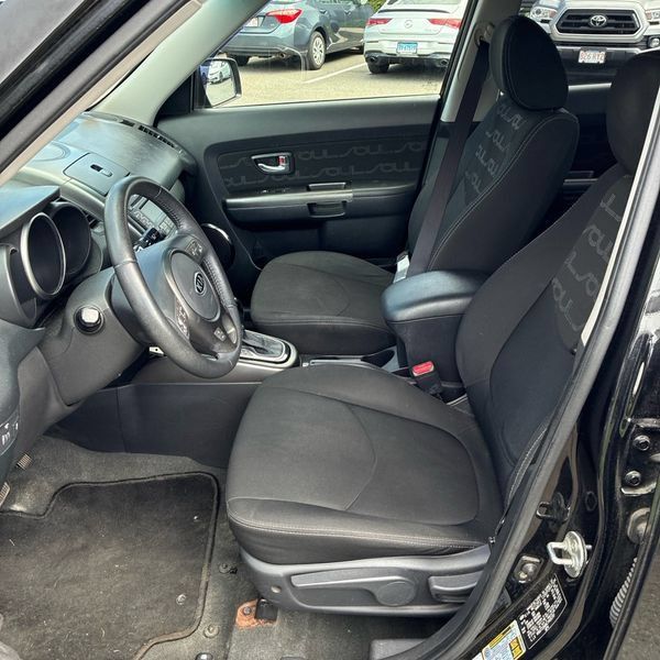 Used 2012 Kia Soul + FWD image 30