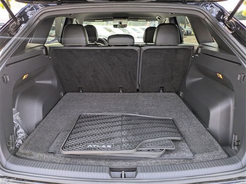 Used 2022 Volkswagen Atlas Cross Sport SE image 13