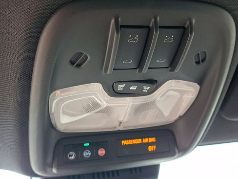 Used 2024 Chevrolet Colorado ZR2 w/ ZR2 Bison Edition AWD/4WD image 32
