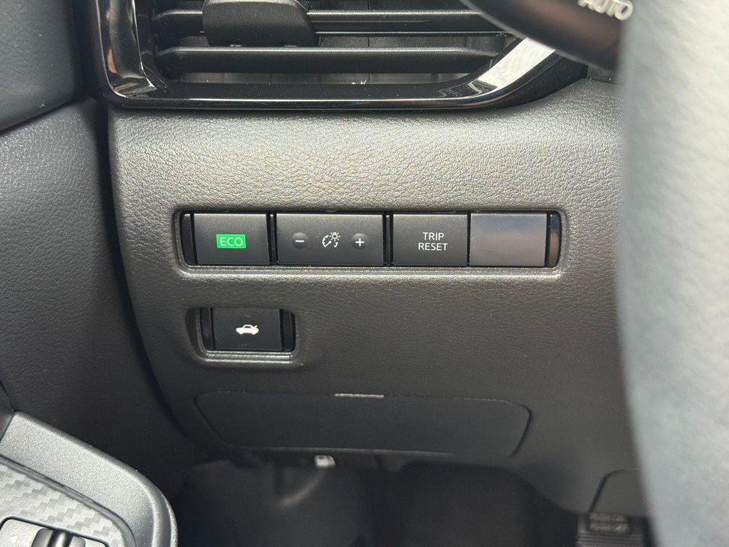 Used 2025 Nissan Sentra SV FWD image 20
